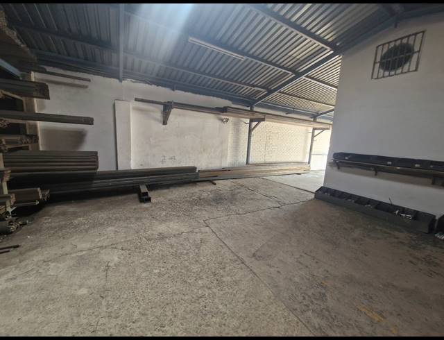 600M² WAREHOUSE FOR SALE IN GLENESK